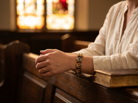 Brilliant bracelet of Our Lady, Our Lord and their Saints